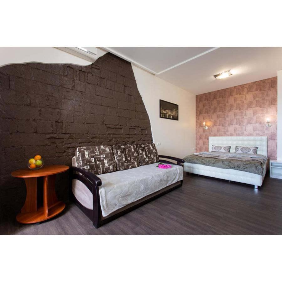 Studio Apartments In The City Center Kharkiv Exterior photo