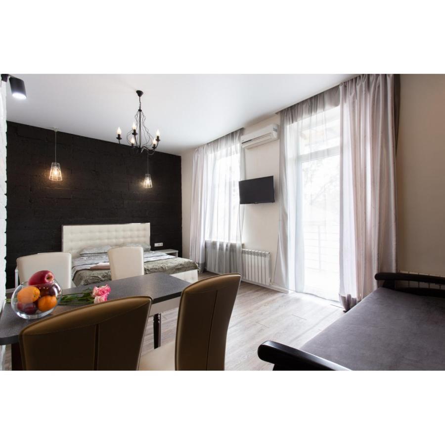 Studio Apartments In The City Center Kharkiv Exterior photo