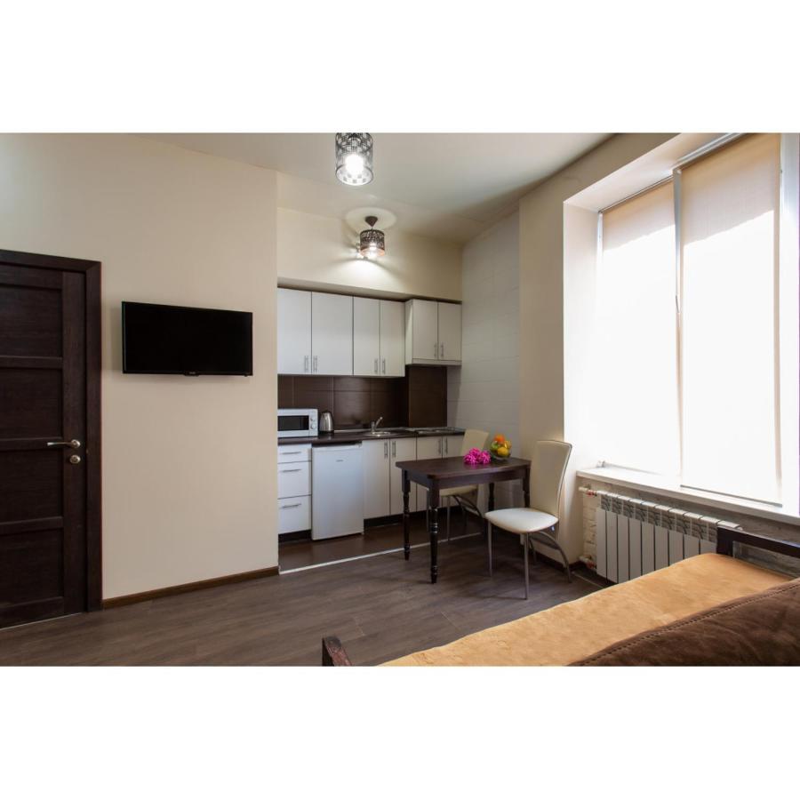 Studio Apartments In The City Center Kharkiv Exterior photo